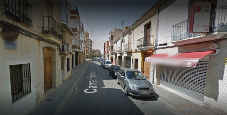 Vila-real soterra la línia de mitja tensió paral·lela al carrer Ermita i elimina les torres per a guanyar seguretat
