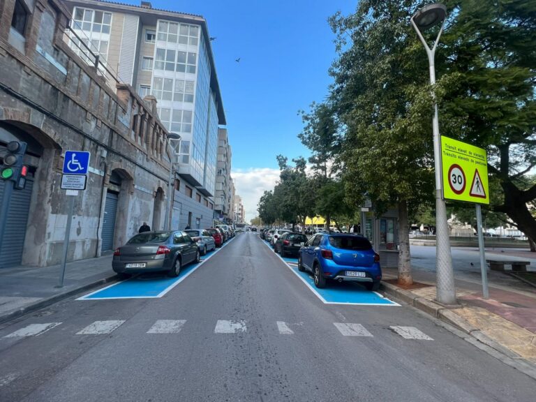 Vila-real senyalitza places d’estacionament PMR al Carrer Ermita només vigents per als dies de futbol