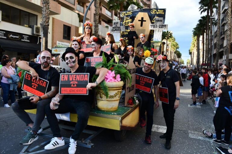 Multitudinària cavalcada de les festes de Sant Pasqual a Vila-real