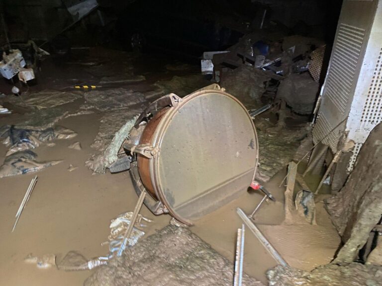 Penya Cèltic Submarí dona 4.500 € a la Societat Musical d’Algemesí per la recuperació post-DANA