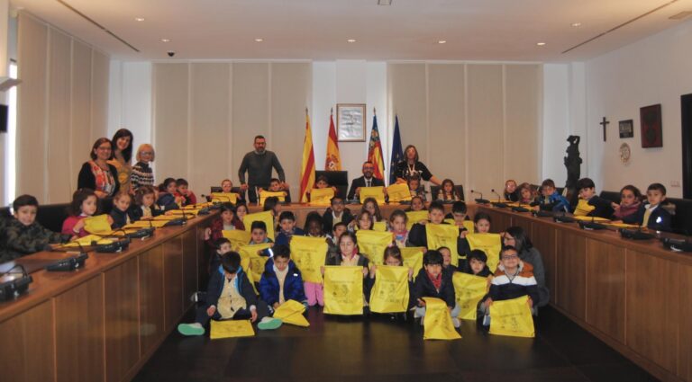 46 alumnes de cinc anys del Cervantes visiten Ca la Vila per les festes fundacionals 