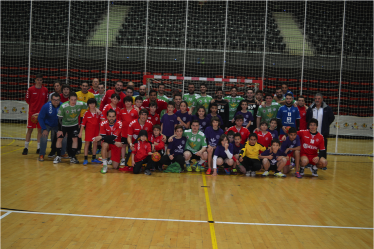 El CH Vila-real aconsegueix un agònic i treballat empat enfront del BM Mora (33-33)