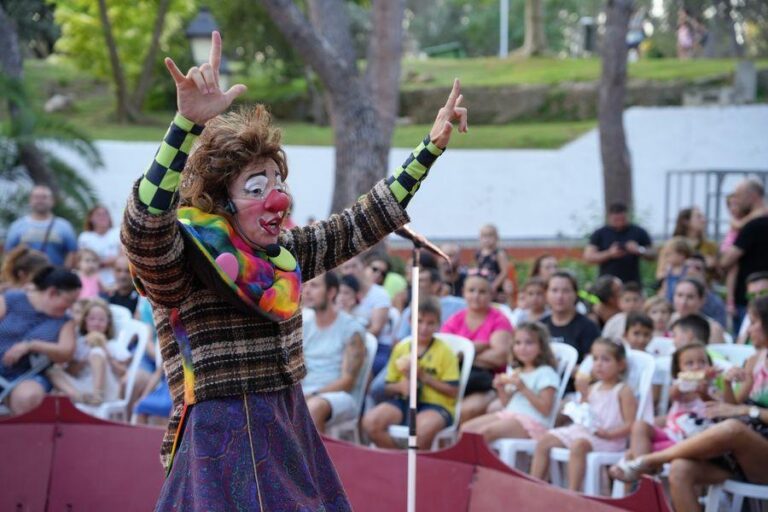 Vila-real ‘baixa el teló’ dels Dijous de Circ amb la companyia Passabarret