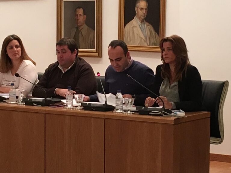 Populars i Ciutadans critiquen la gestió de l’Ajuntament en el pagament als proveïdors