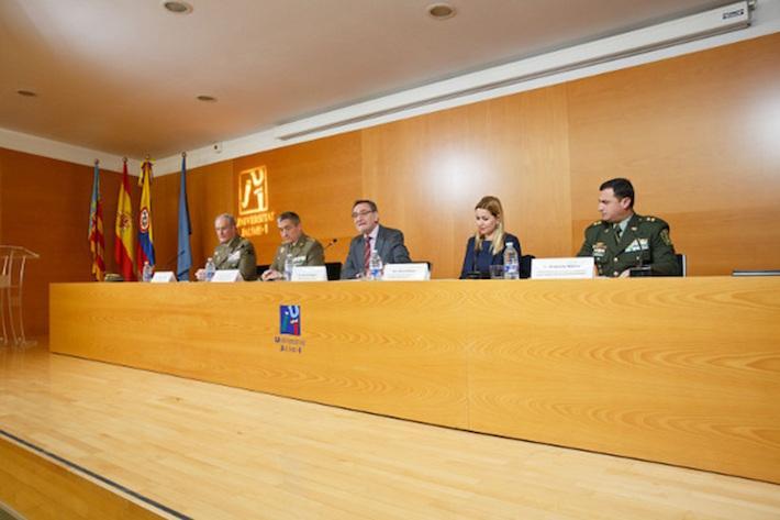 Vicent Climent i Silvia Gómez clausuren a l'UJI el Curs en Alta Gerència en Seguretat Ciutadana 