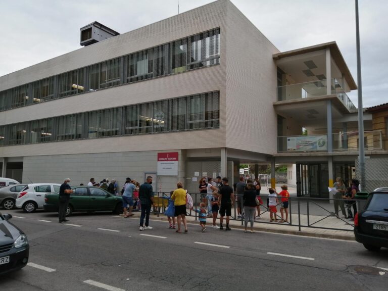 La desinfecció en els col·legis serà reforçada davant les dificultats en el proveïment de materials d’higiene