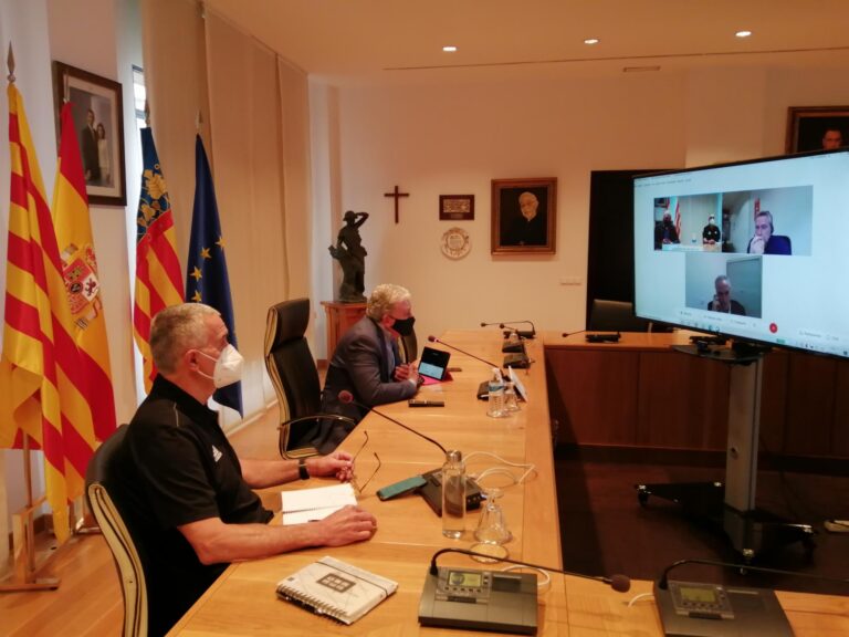 Vila-real sol·licitarà a Conselleria una solució al defecte de la coberta CTE  que impedeix la pràctica esportiva