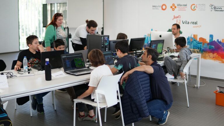 Estudiants del col·legi Fundació Flors guanyen la competició Spring Challenge