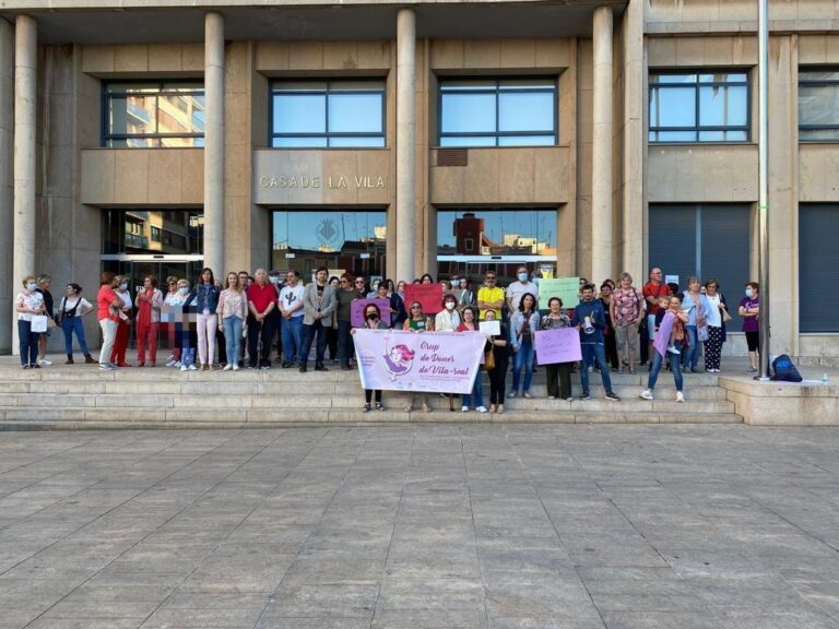 Vila-real es concentra per a mostrar la repulsió als fets esdevinguts durante les festes