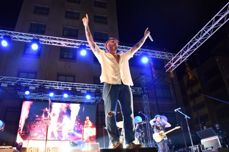 Vila-real acull el concert de Dani Fernández