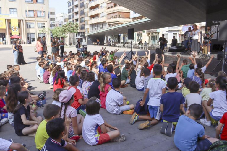 La Plaça Major acull el Seminari de mestres de música de Vila-real