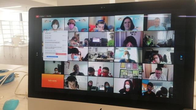 Fundació Flors i British School participen en el concurs mundial de Robòtica Coder Z