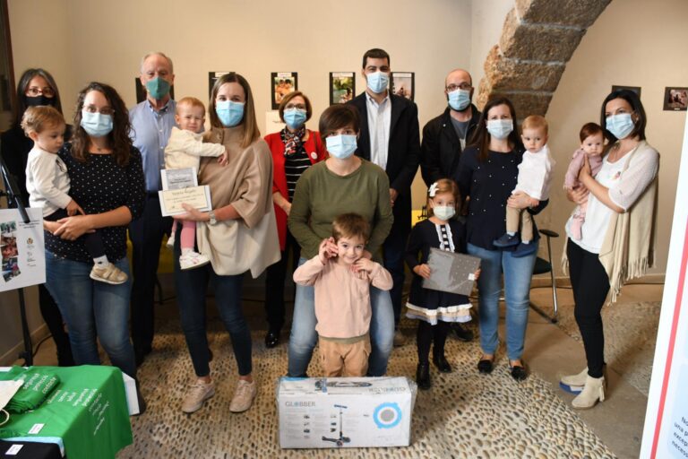 Mésquellet lliura els premis del concurs de lactància materna a Vila-real