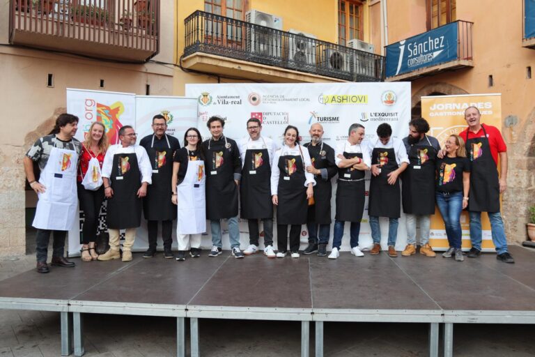 Vila-real acull la degustació popular de l’Olla de la Plana a la Plaça de la Vila