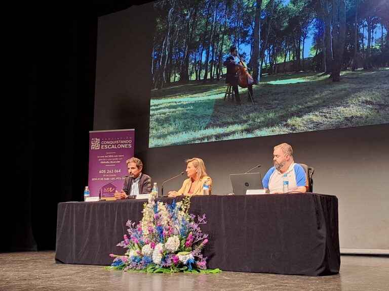 Vila-real recolza a Conquistando Escalones per avançar en la investigació de malalties rares