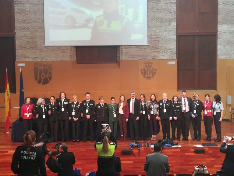 La inspectora Rosanna Gallarado imparteix una ponència sobre mediació de gènere