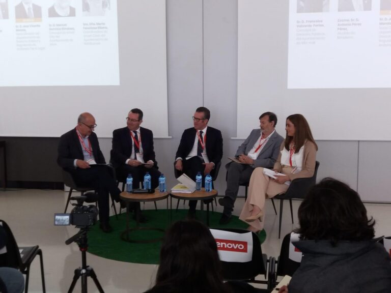 La ciutat es presenta el I Congrés Smart Cities amb els 150 km de fibra òptica que connecten 36 edificis municipals