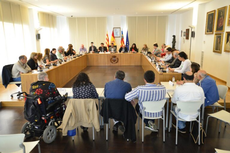 Alcaraz comprova ‘in situ’ el funcionament del Consell de Participació Ciutadana