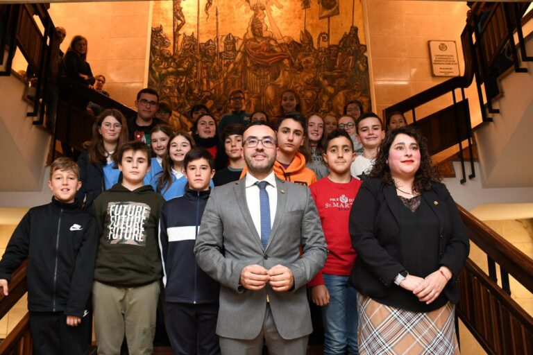 El Consell de Xiquets i Xiquetes obri un nou curs amb 41 consellers de catorze centres docents