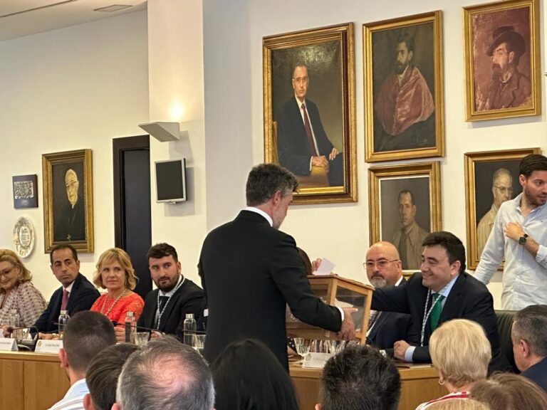 Manu Rubert abandona Vox però continuarà com a regidor no adscrit a Vila-real