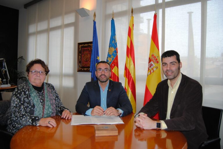 Vila-real col·labora amb l'associació Afervil amb la signatura d'un conveni recolzat amb 10.000 euros