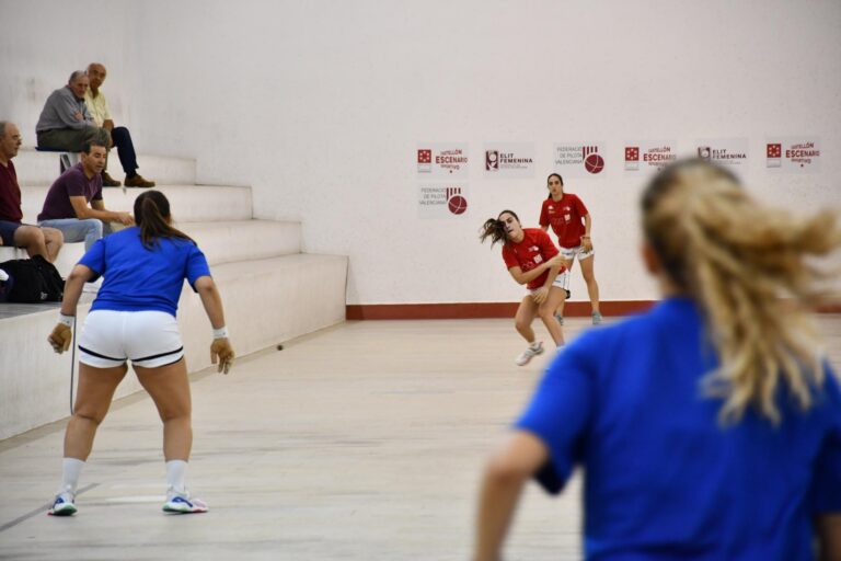 La I Copa Diputació de Raspall Femení a Vila-real se disputa al Trinquet Municipal Salvador Sagols
