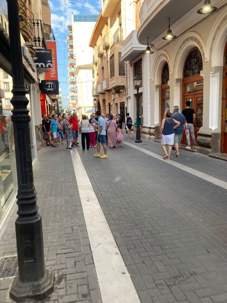 Continuen les cues per a la renovació de l’abonament del Villarreal CF per a la temporada 22/23