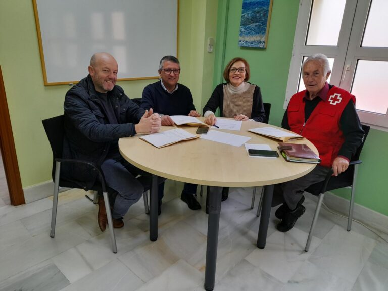 Cultura lliura els xecs de les activitats culturals solidàries a Càritas, XiCaEs i Creu Roja Vila-real