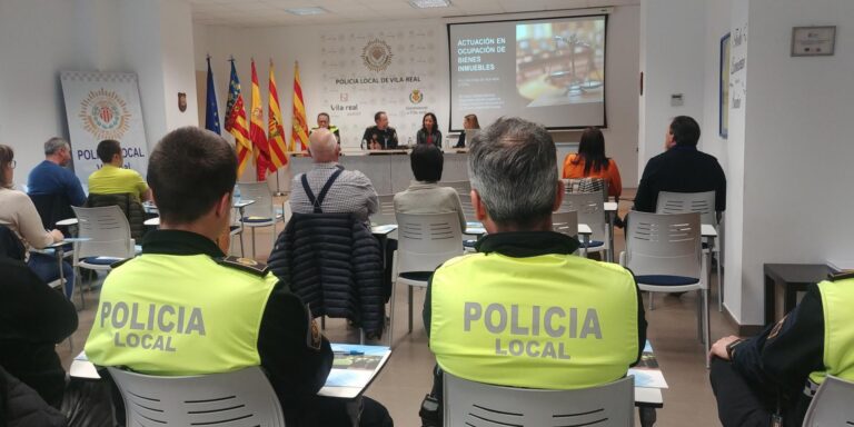 La Policia Local rep formació per a actuar en situacions d’ocupació d'immobles