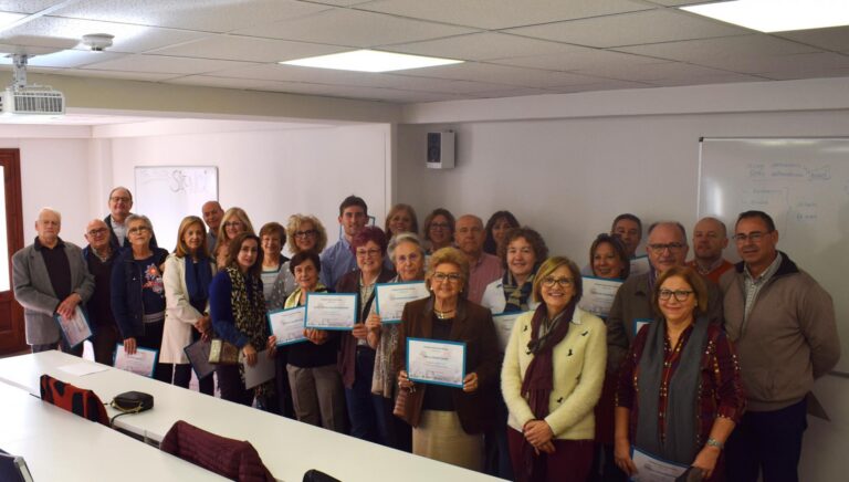 50 persones es graduen del curs d'Iniciació a la informàtica de Fundació Caixa Rural Vila-real