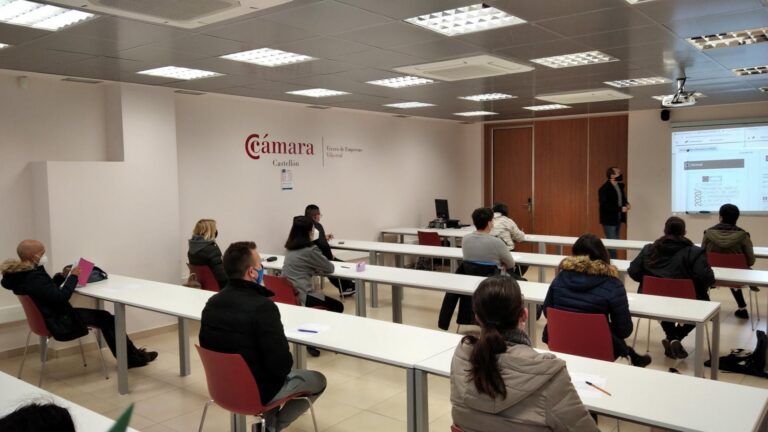 El curs de Gestió i organització de magatzems inaugura el programa de formació per a l’ocupació