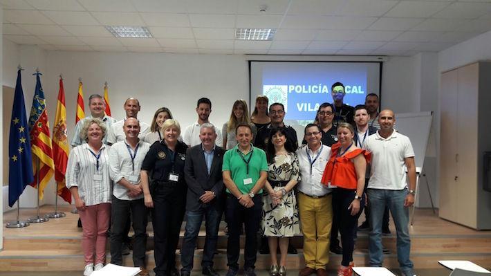 La Càtedra de Mediació Policial tanca la segona edició del curs amb l’Ivaspe  amb nous agents mediadors 'graduats'