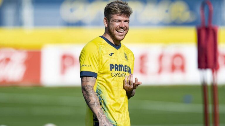 El Villarreal viatja a Alacant després de conéixer el negatiu en la Covid-19 dels seus jugadors