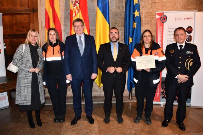 El cos de Protecció Civil de Vila-real rep una distinció de la Generalitat pel seu treball