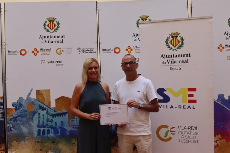 Vila-real lliura un xec de 1.100 euros de la cursa del SEM contra l’esclerosi múltiple