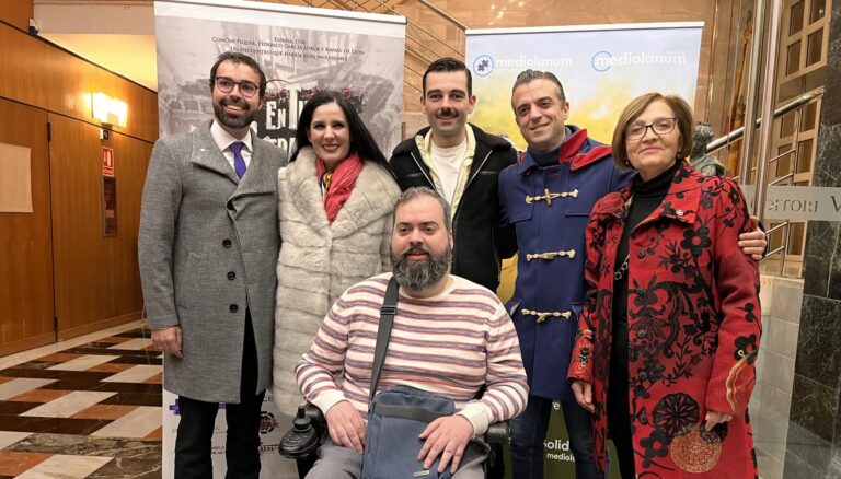 Es recapten 5000€  amb ‘En Tierra Extraña’ a benefici de Conquistando Escalones