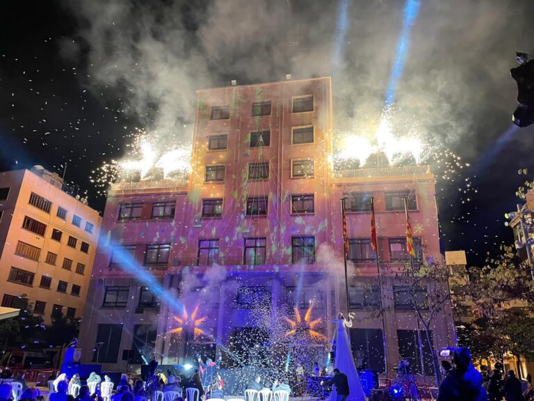 Espectacular ‘Encesa’ de Nadal amb mesures de seguretat anti-Covid