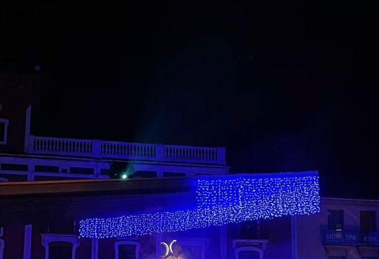 L’Ajuntament aclareix que el desmuntatge de les llums de Nadal s’iniciarà la setmana vinent i que ja no s’encenen