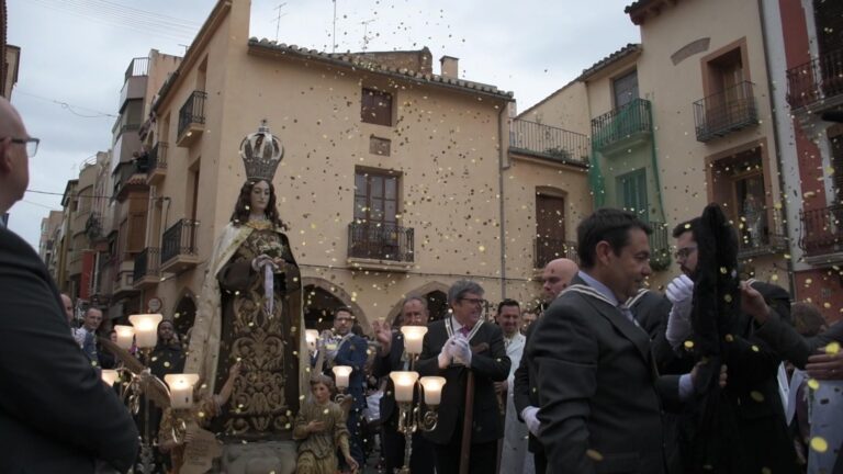 La processó de l'Encontre tanca a Vila-real una Setmana Santa passada per aigua 
