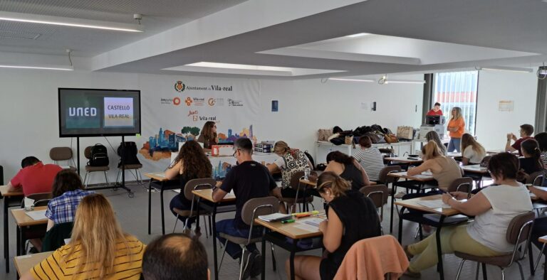 Els assistents als exàmens de la UNED creixen un 20% amb el trasllat a la BUC