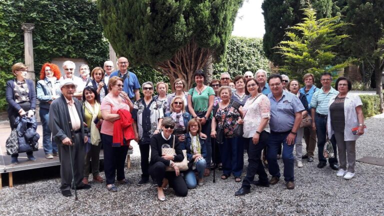 La Universitat Popular realitza una excursió cultural a Vilanova i la Geltru, ciutat agermanada amb Vila-real