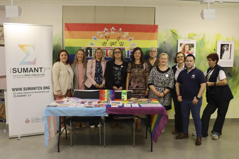 El col·lectiu Afym LGTBI+ i la Regidoria d’Igualtat inaugura l’exposició ‘La memòria trans: la transexualitat al llarg de la història’