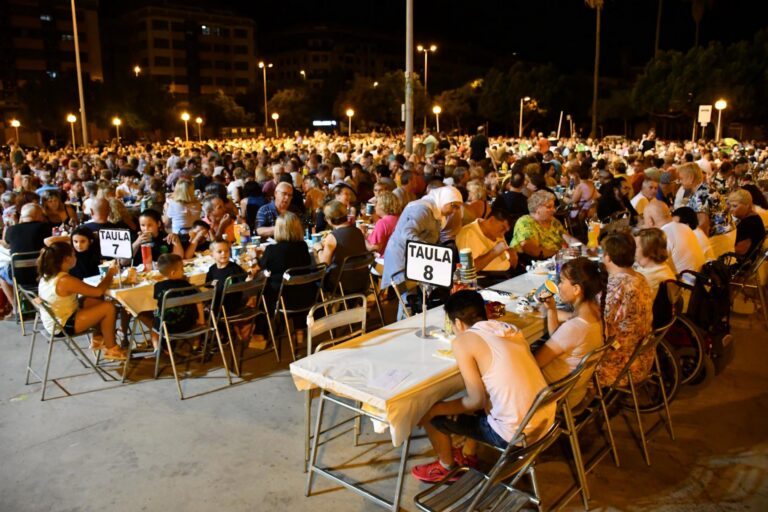 El macrosopar de veïns complirà 18 edicions el divendres 19 de maig amb motiu de les festes patronals