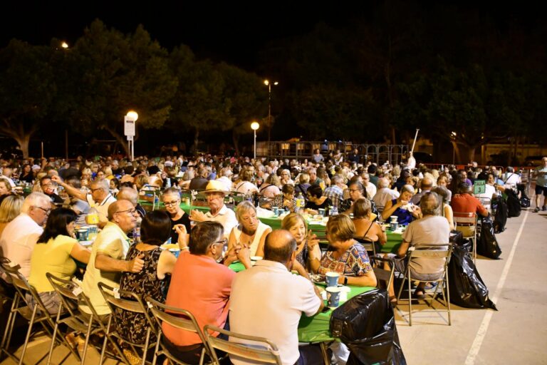 Èxit del macrosopar de festes: Vila-real esgota els 3.000 tiquets benèfics a 10 dies d’acabar el termini