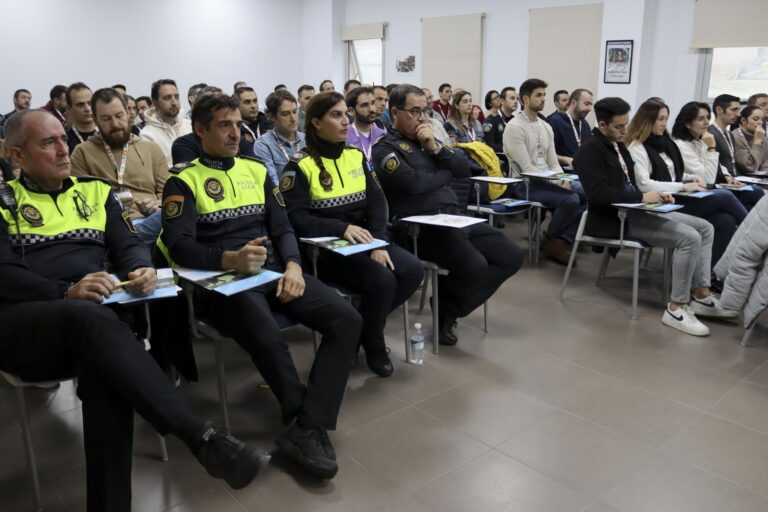 La Policia Local de Vila-real forma a més d’un centenar d’agents sobre l’actuació amb vehicles de mobilitat personal