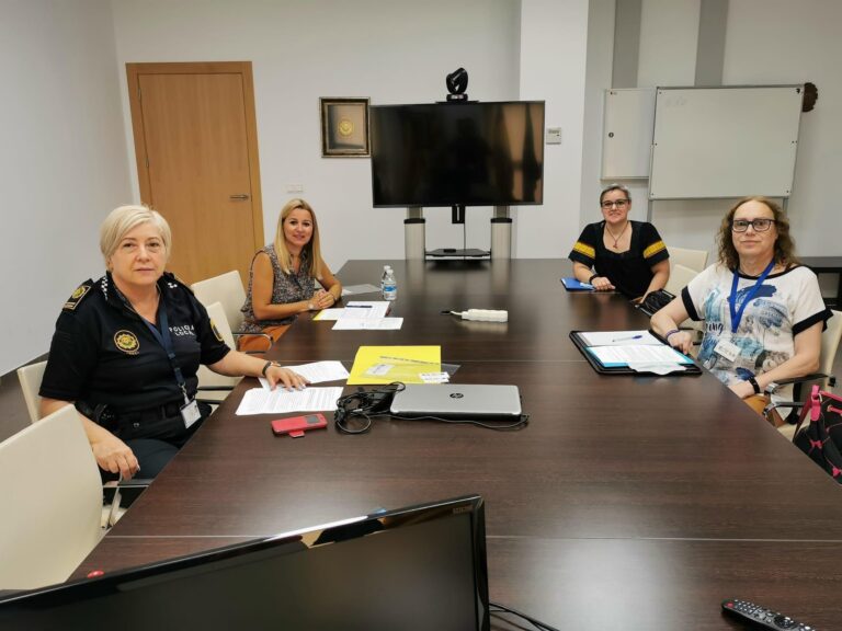 Vila-real i la policia local mostren el seu recolzament al col.lectiu Lgtbi+