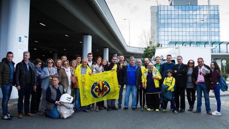 400 groguets han invadit Praga en el desplaçament més nombrós de la temporada