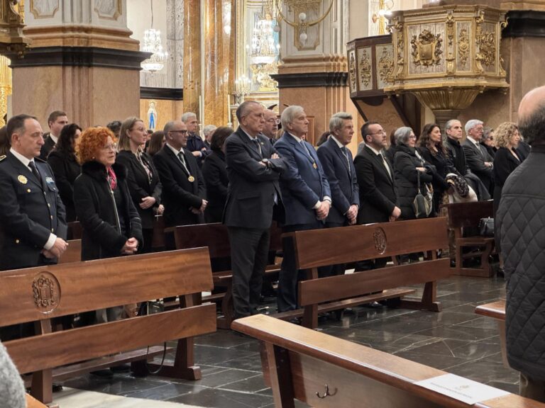 José Gómez Mata rep el seu últim adeu de la ciutadania de Vila-real