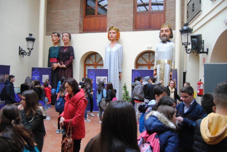 Vila-real commemora el desé aniversari de la recuperació dels seus gegants