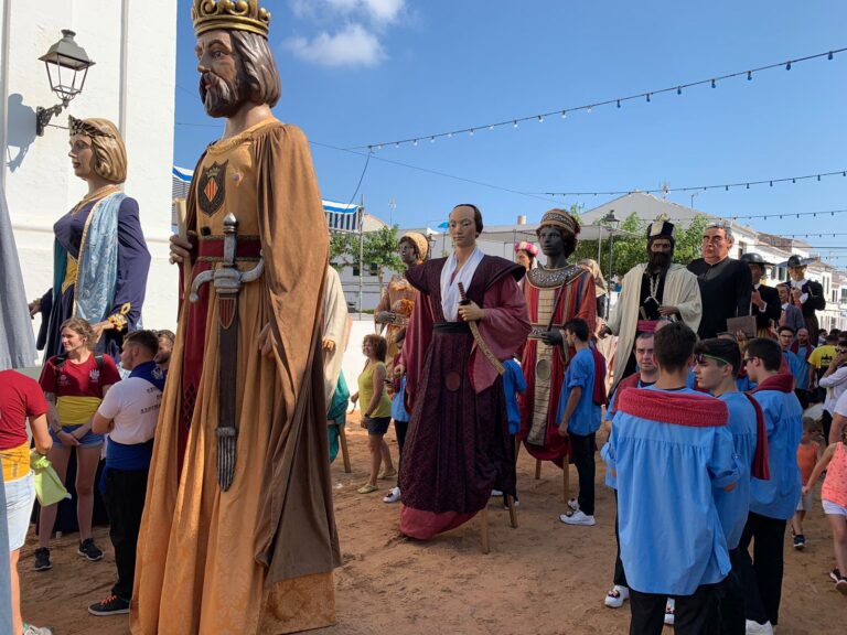 Els gegants de Vila-real escalfen motors a Menorca abans de les festes de la Mare de Déu de Gràcia